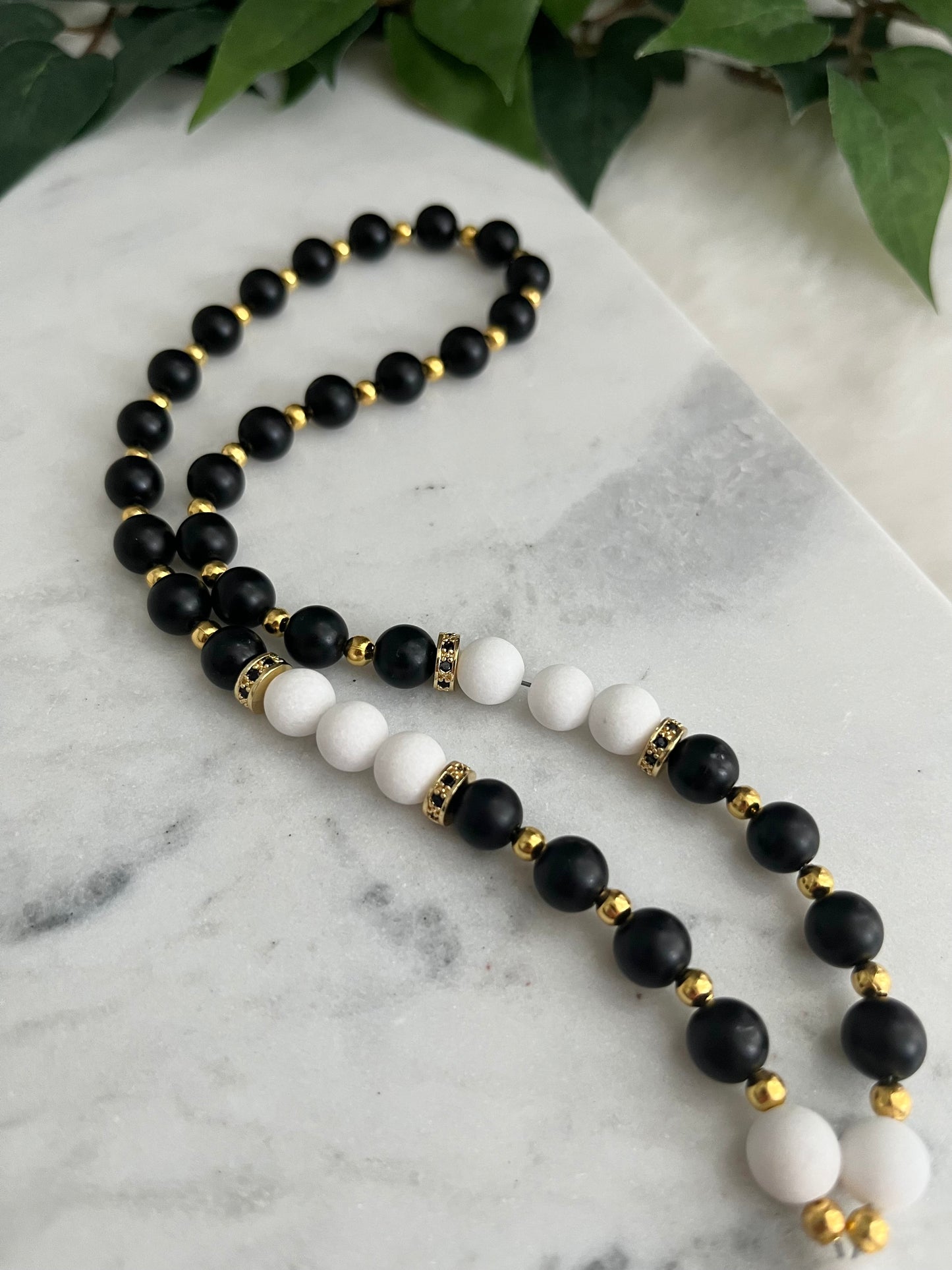 Tasbih - 33 Beads Hanging - Matte Black & White - Allah & Ayatul Kursi